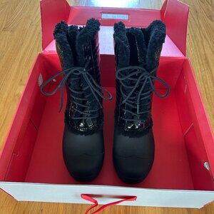 Hunter Women’s Black Original Patent Leather Shearling Lined Lace-up Boot